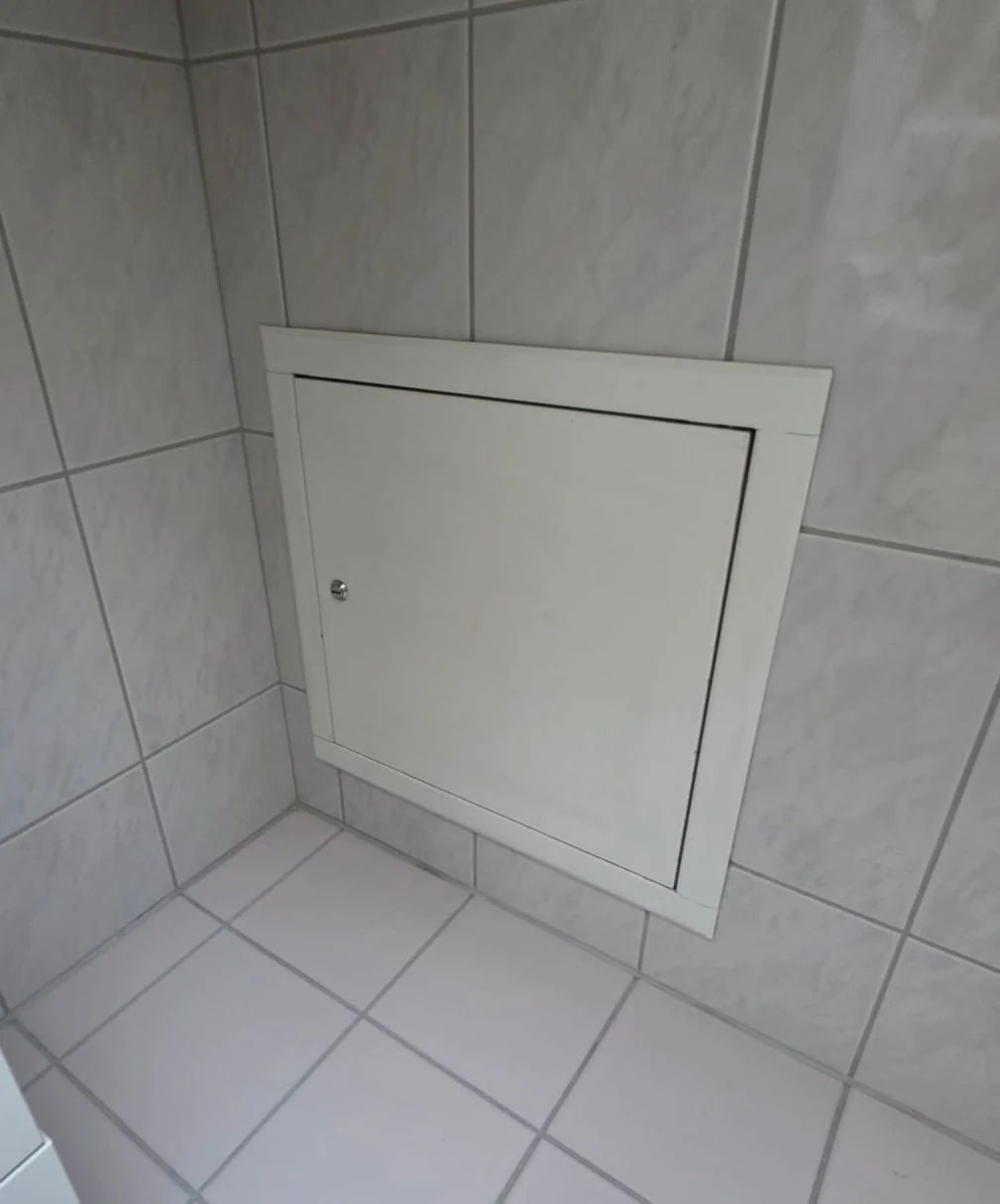 Closed access panel